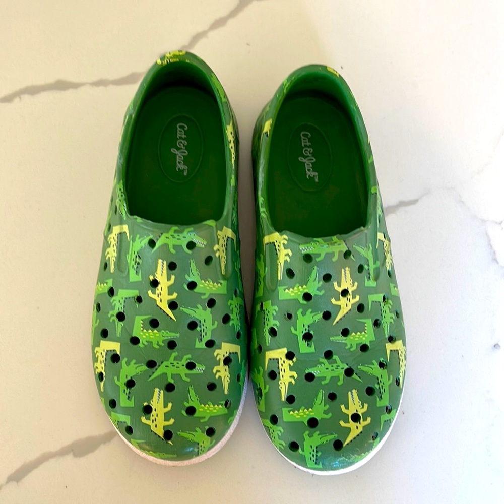 Cute crocodile water shoes for toddler boys!